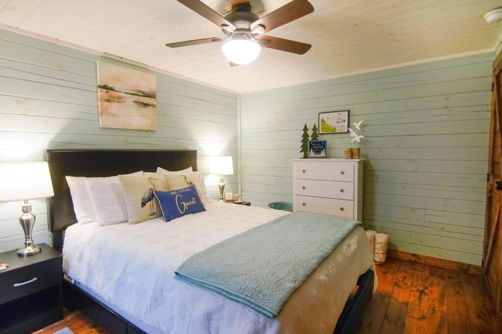 Charming Lakeview Cabin Near Geneva-On-The-Lake! Ashtabula Exterior photo