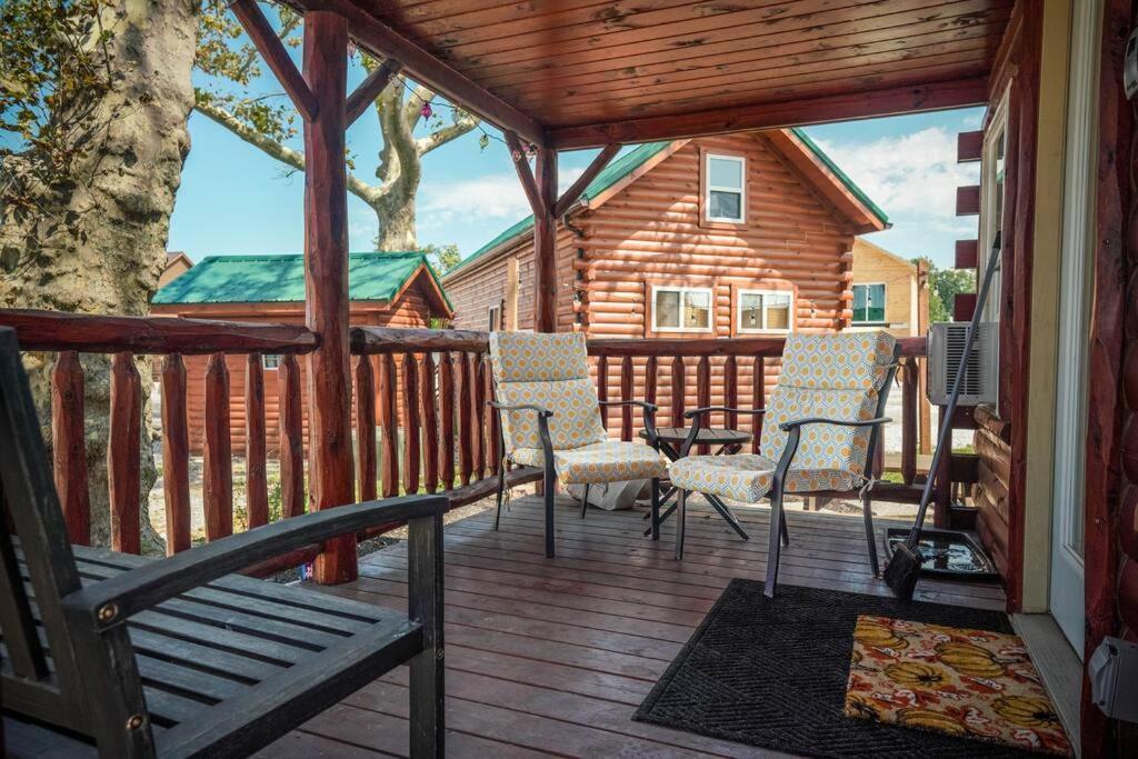 Charming Lakeview Cabin Near Geneva-On-The-Lake! Ashtabula Exterior photo