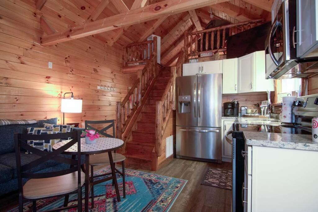Charming Lakeview Cabin Near Geneva-On-The-Lake! Ashtabula Exterior photo