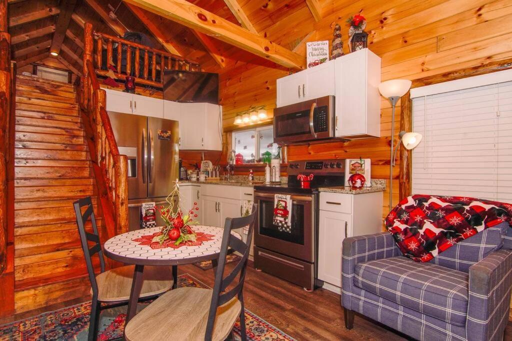 Charming Lakeview Cabin Near Geneva-On-The-Lake! Ashtabula Exterior photo
