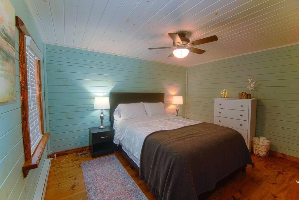 Charming Lakeview Cabin Near Geneva-On-The-Lake! Ashtabula Exterior photo