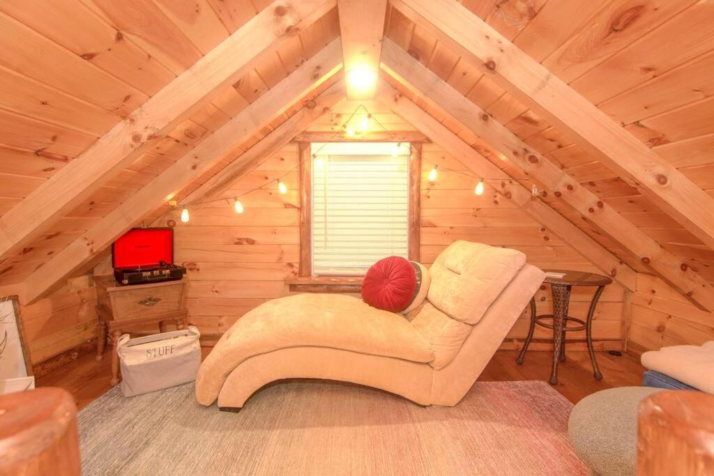 Charming Lakeview Cabin Near Geneva-On-The-Lake! Ashtabula Exterior photo