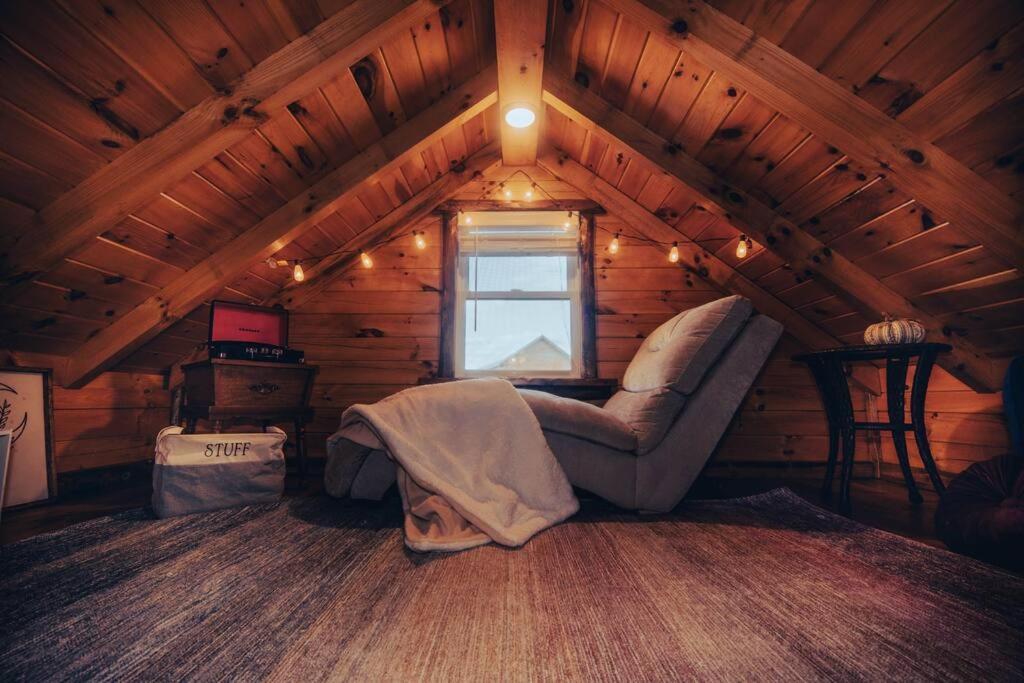 Charming Lakeview Cabin Near Geneva-On-The-Lake! Ashtabula Exterior photo